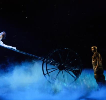 CIRQUE DU SOLEIL "LOVE"